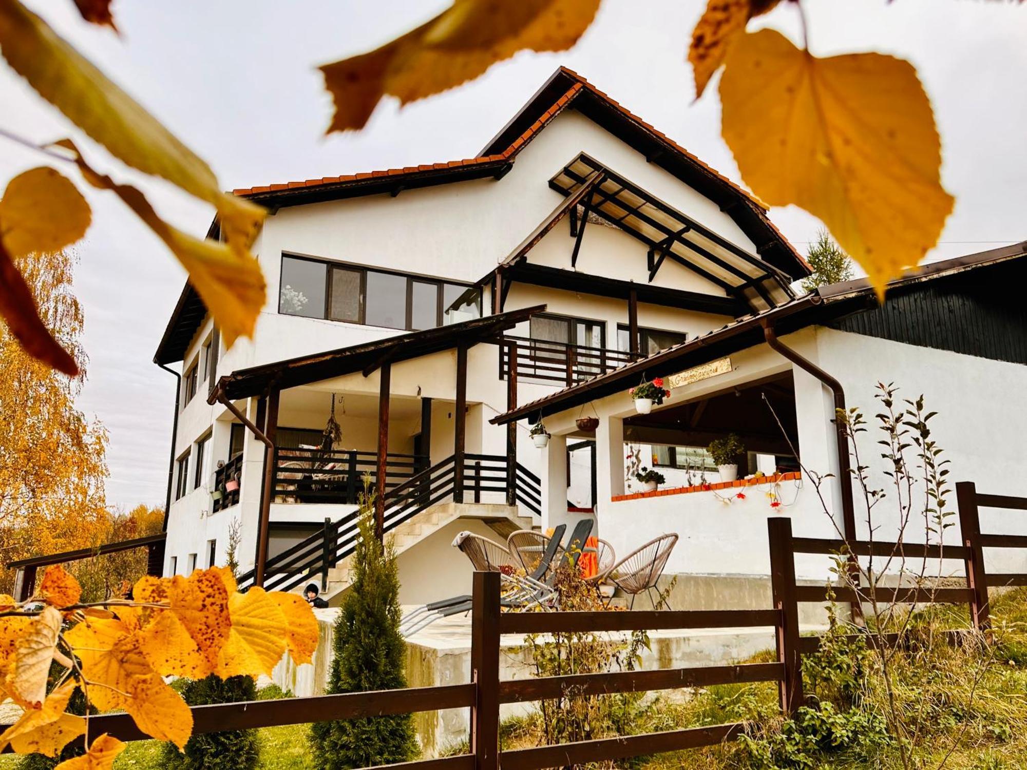 Pensiunea Gradina Ascunsa Bughea de Jos エクステリア 写真